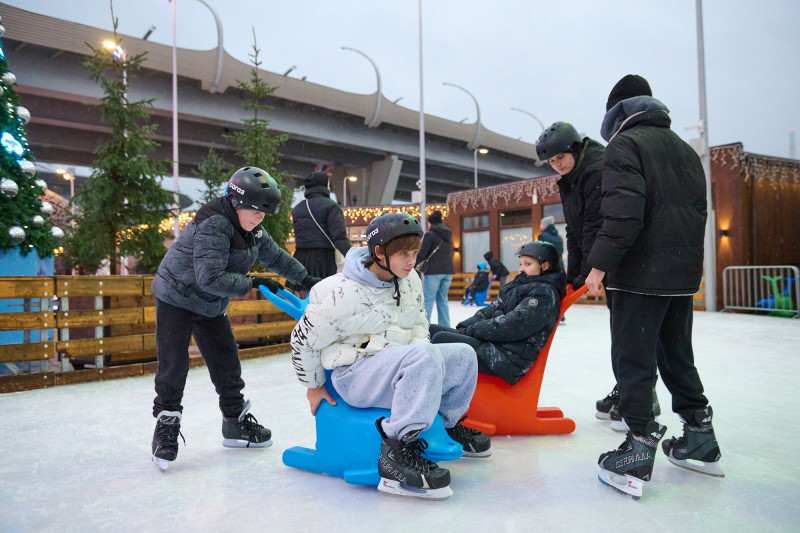 Мегатурнир «»Зенит» рядом». День 1: мастер-класс на катке для участников турнира