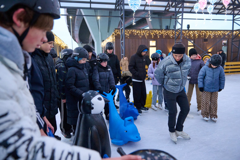 Мегатурнир «»Зенит» рядом». День 1: мастер-класс на катке для участников турнира