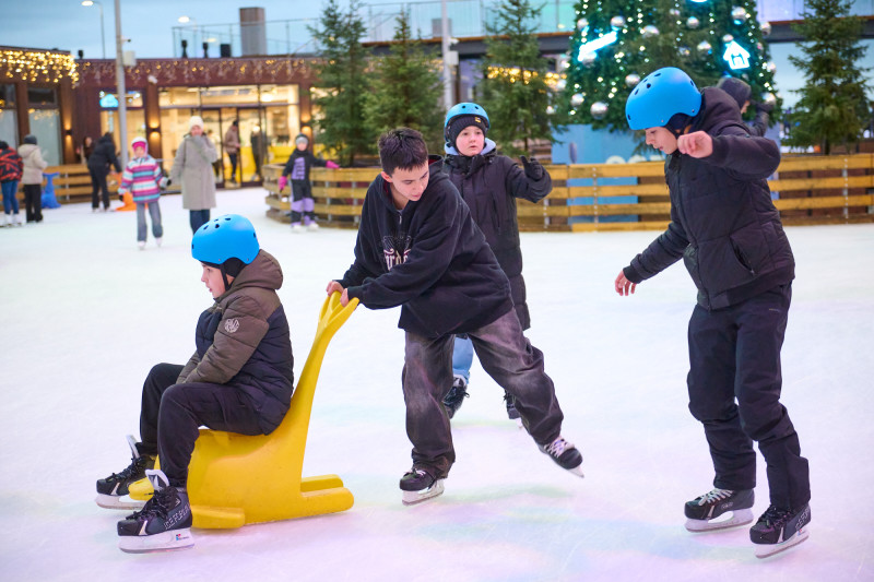 Мегатурнир «»Зенит» рядом». День 1: мастер-класс на катке для участников турнира