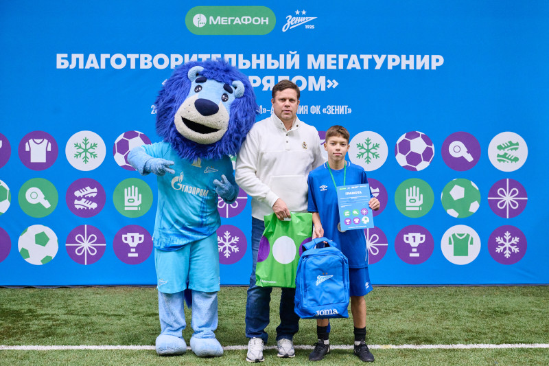 Мегатурнир «»Зенит» рядом». День 2: турнир по мини-футболу в Манеже