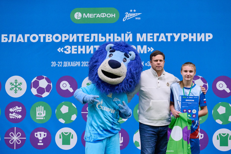 Мегатурнир «»Зенит» рядом». День 2: турнир по мини-футболу в Манеже