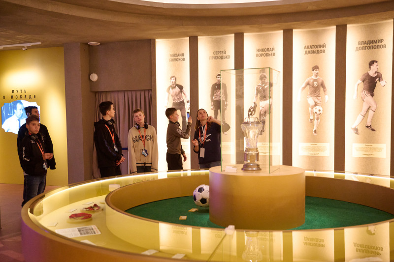 Мегатурнир «»Зенит» рядом»: День 3. Посещение выставки «Зенит. Петербург.100 лет вместе»