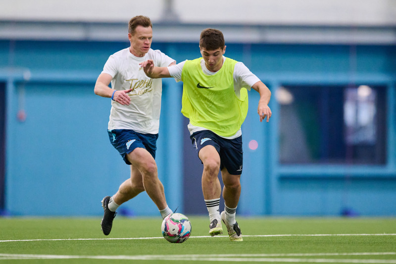 Выпускной в «Газпром»-Академии: матч между тренерами и выпускниками