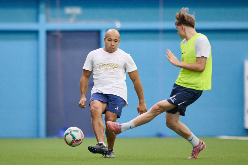 Выпускной в «Газпром»-Академии: матч между тренерами и выпускниками