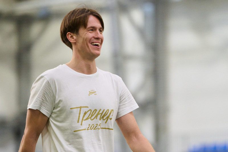 Выпускной в «Газпром»-Академии: матч между тренерами и выпускниками