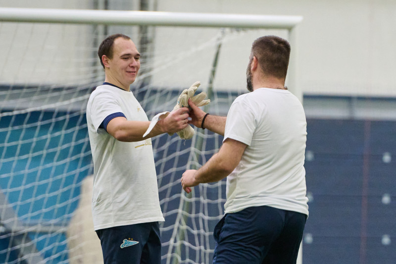 Выпускной в «Газпром»-Академии: матч между тренерами и выпускниками