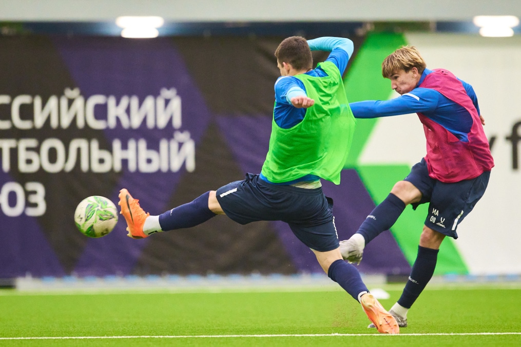 Тренировка «Зенита»-м в новом манеже Академии