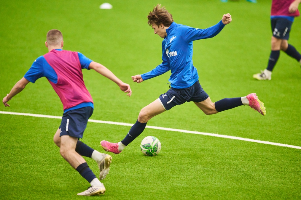 Тренировка «Зенита»-м в новом манеже Академии