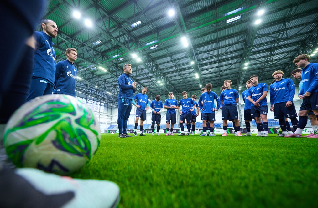 Тренировка «Зенита»-м перед товарищеским матчем с СШОР «Зенит»-м