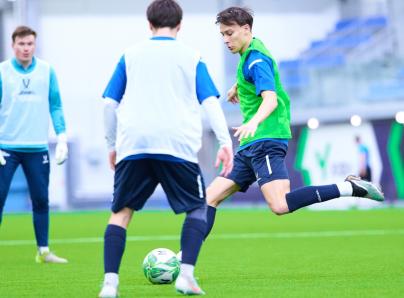 Тренировка «Зенита»-м перед товарищеским матчем с СШОР «Зенит»-м