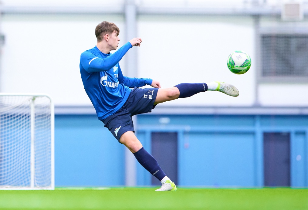 Тренировка «Зенита»-м перед товарищеским матчем с СШОР «Зенит»-м