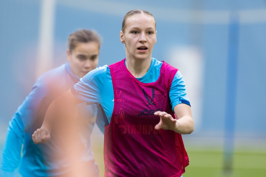 Тренировка женской молодежной команды «Зенит»