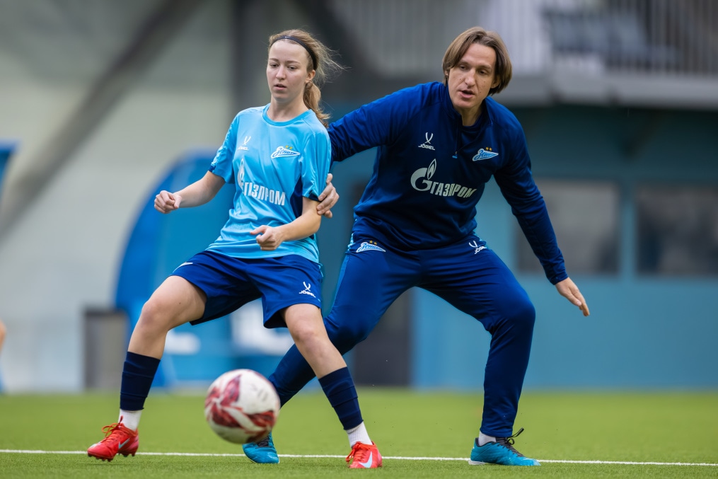 Тренировка женской молодежной команды «Зенит»