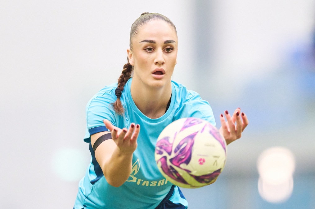 Тренировка женской команды в манеже «Газпром»-Академии