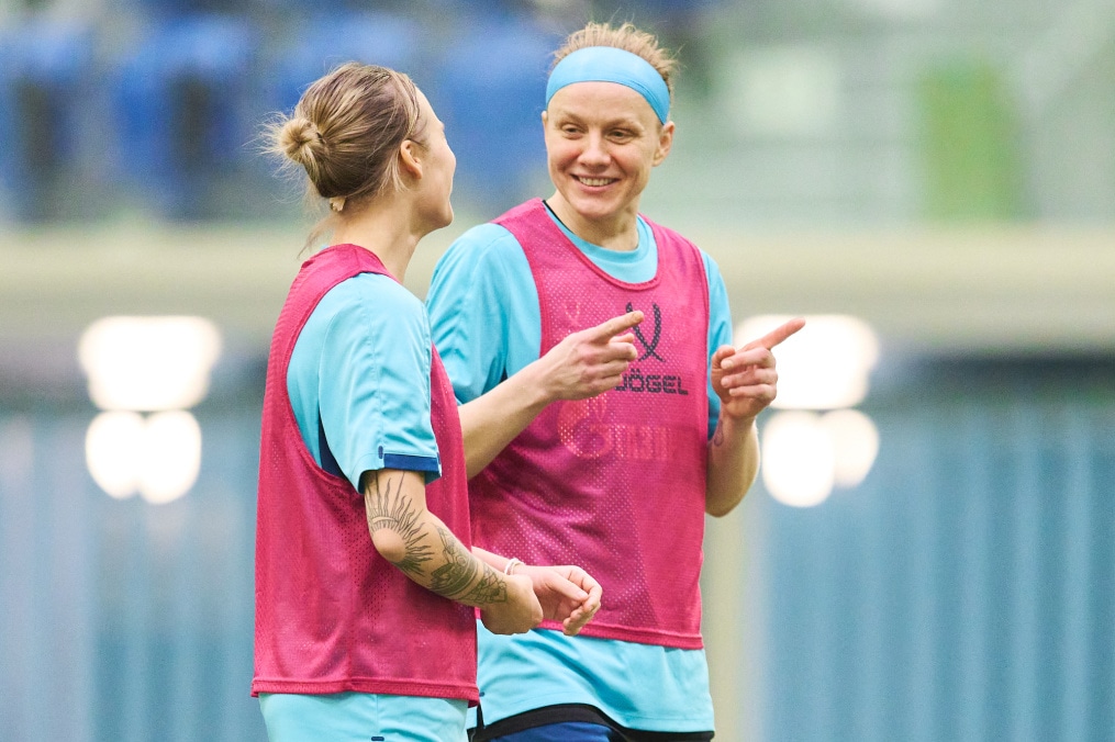 Тренировка женской команды в манеже «Газпром»-Академии