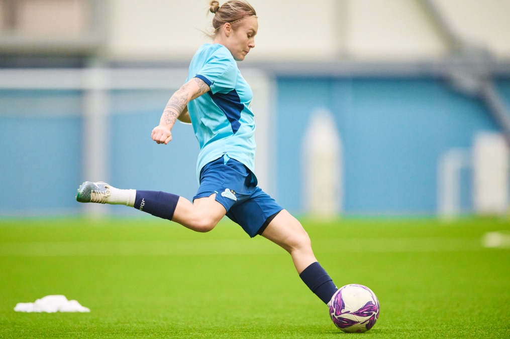 Тренировка женской команды в манеже «Газпром»-Академии