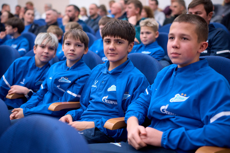 Награждение юношеских команд «Зенита» по итогам сезона 2025 года Первенства города