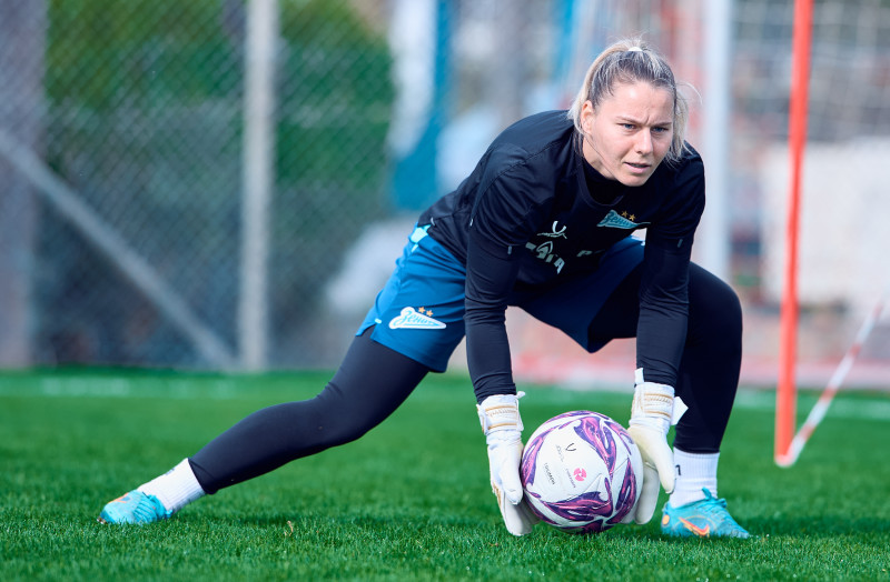 Зимний учебно-тренировочный сбор женской команды «Зенит» в Турции: 9 февраля, утренняя тренировка