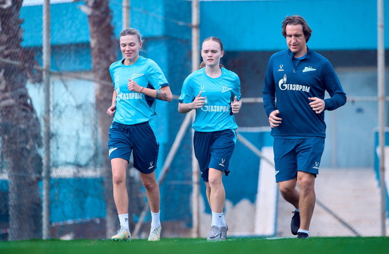 Зимний учебно-тренировочный сбор женской команды «Зенит» в Турции: 9 февраля, утренняя тренировка