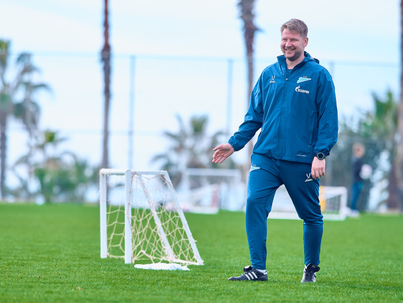 Зимний учебно-тренировочный сбор женской команды «Зенит» в Турции: 9 февраля, утренняя тренировка