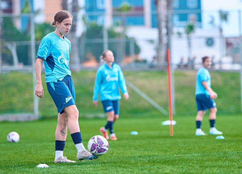 Зимний учебно-тренировочный сбор женской команды «Зенит» в Турции: 9 февраля, утренняя тренировка