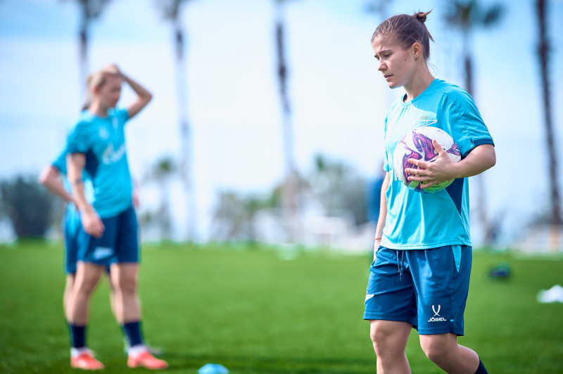 Зимний учебно-тренировочный сбор женской команды «Зенит» в Турции: 9 февраля, утренняя тренировка