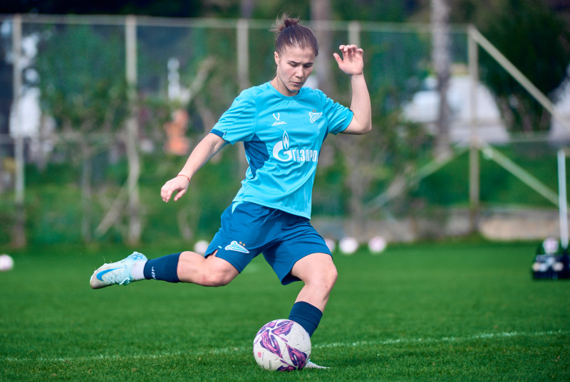 Зимний учебно-тренировочный сбор женской команды «Зенит» в Турции: 9 февраля, утренняя тренировка