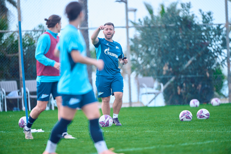 Зимний учебно-тренировочный сбор женской команды «Зенит» в Турции: 9 февраля, утренняя тренировка