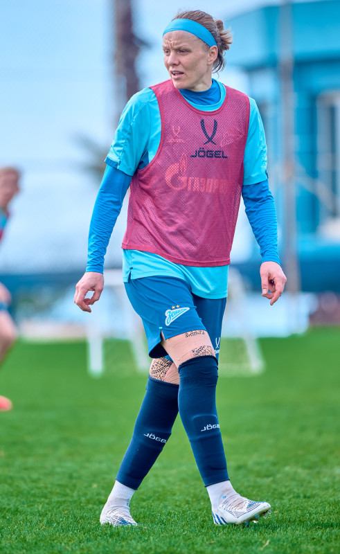 Зимний учебно-тренировочный сбор женской команды «Зенит» в Турции: 9 февраля, утренняя тренировка