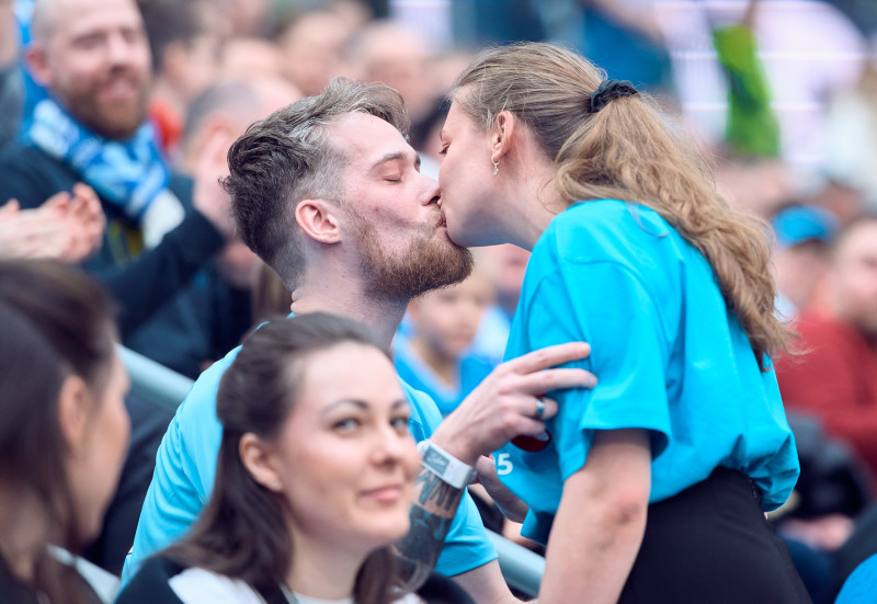 «Зенит рядом»: поздравление детей с днями рождения и свадьба