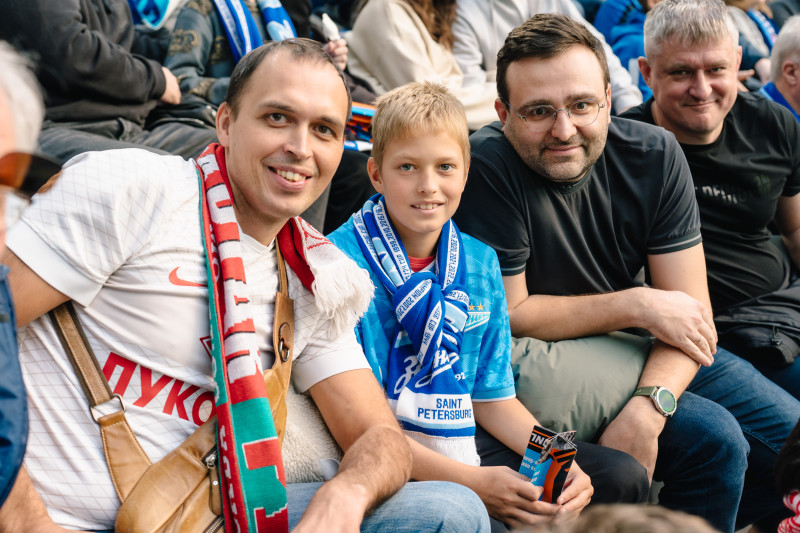 Болельщики на матче «Зенит» — «Спартак»