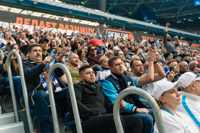 Болельщики на матче «Зенит» — «Спартак»