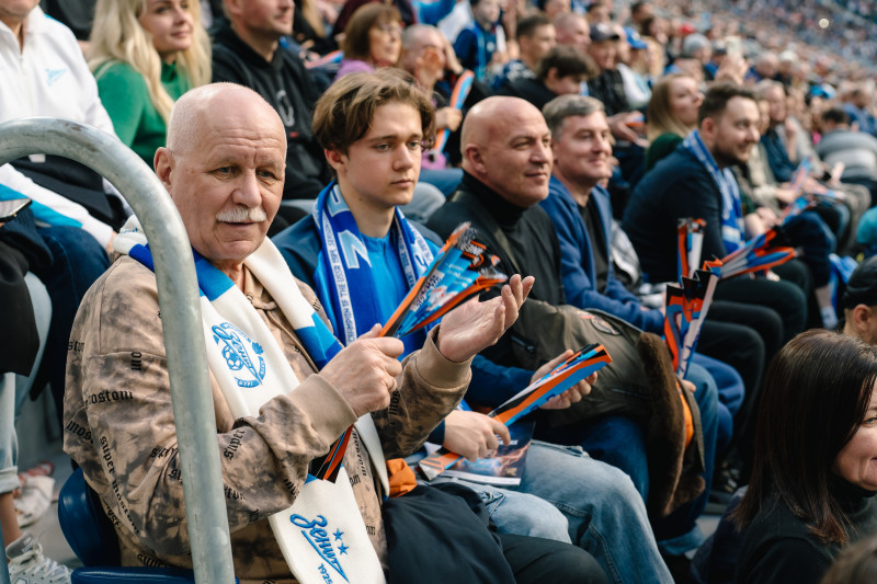 Болельщики на матче «Зенит» — «Спартак»