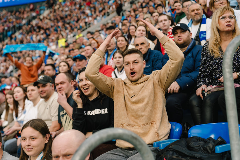 Болельщики на матче «Зенит» — «Спартак»