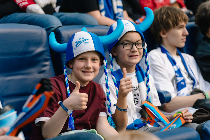 Болельщики на матче «Зенит» — «Спартак»