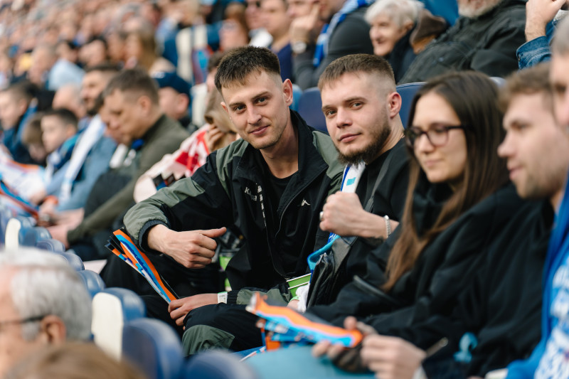 Болельщики на матче «Зенит» — «Спартак»