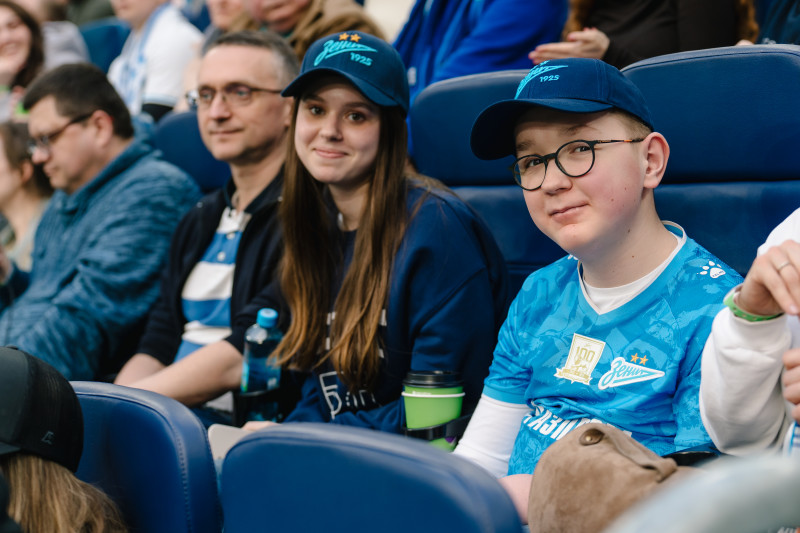 Болельщики на матче «Зенит» — «Спартак»