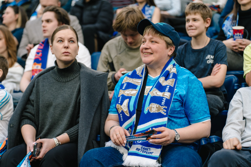 Болельщики на матче «Зенит» — «Спартак»