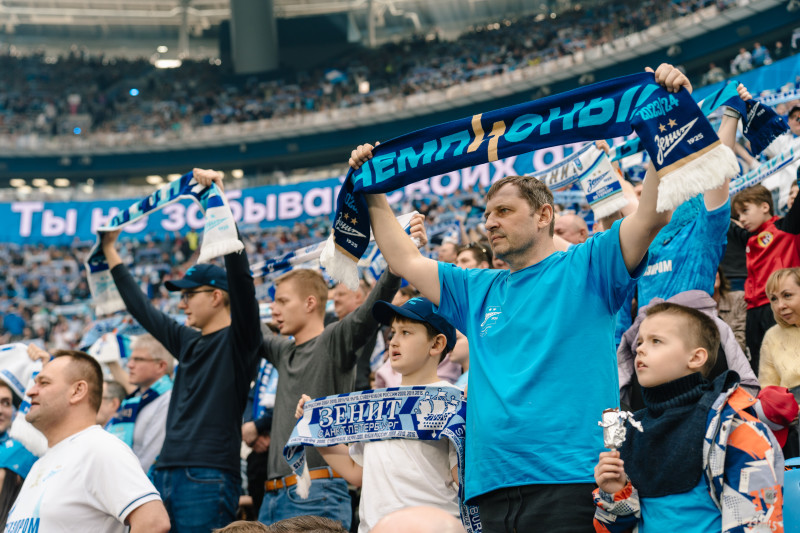 Болельщики на матче «Зенит» — «Спартак»