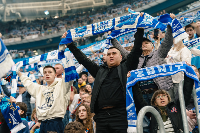 Болельщики на матче «Зенит» — «Спартак»