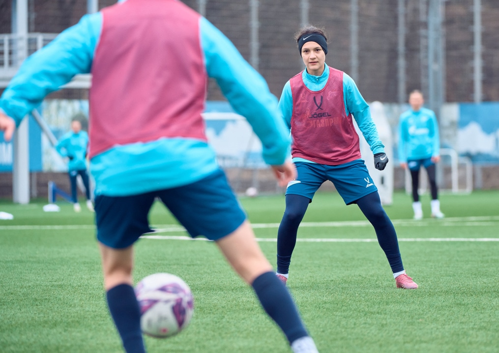 Тренировка женской команды перед матчем с «Динамо»