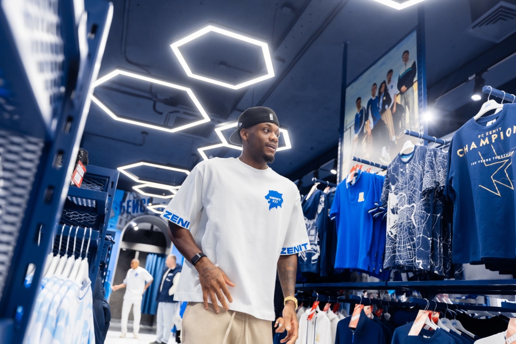 Презентация Джон Джона и Джона Дурана  в фирменном магазине «Зенит-Арена»