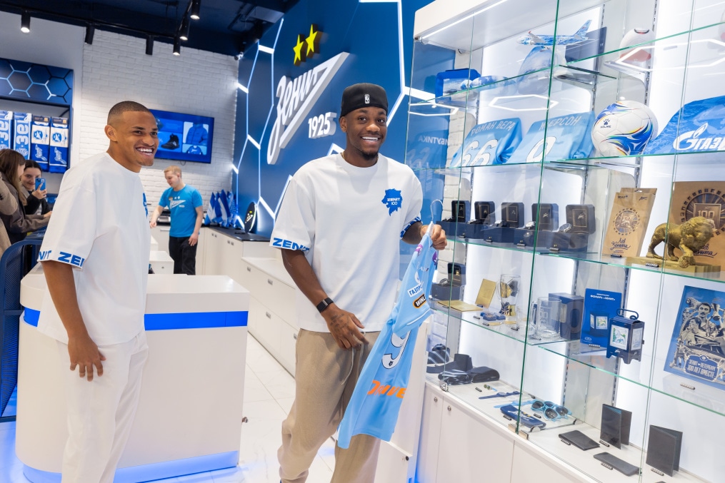 Презентация Джон Джона и Джона Дурана  в фирменном магазине «Зенит-Арена»