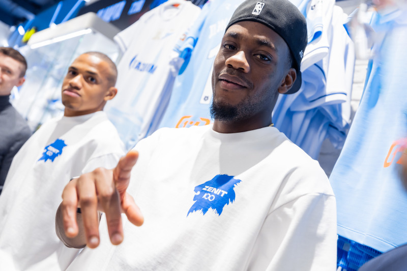 Презентация Джон Джона и Джона Дурана  в фирменном магазине «Зенит-Арена»