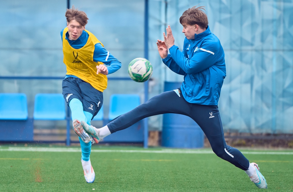 Тренировка «Зенита»-м перед товарищеским матчем с «Алмаз-Антей»-м