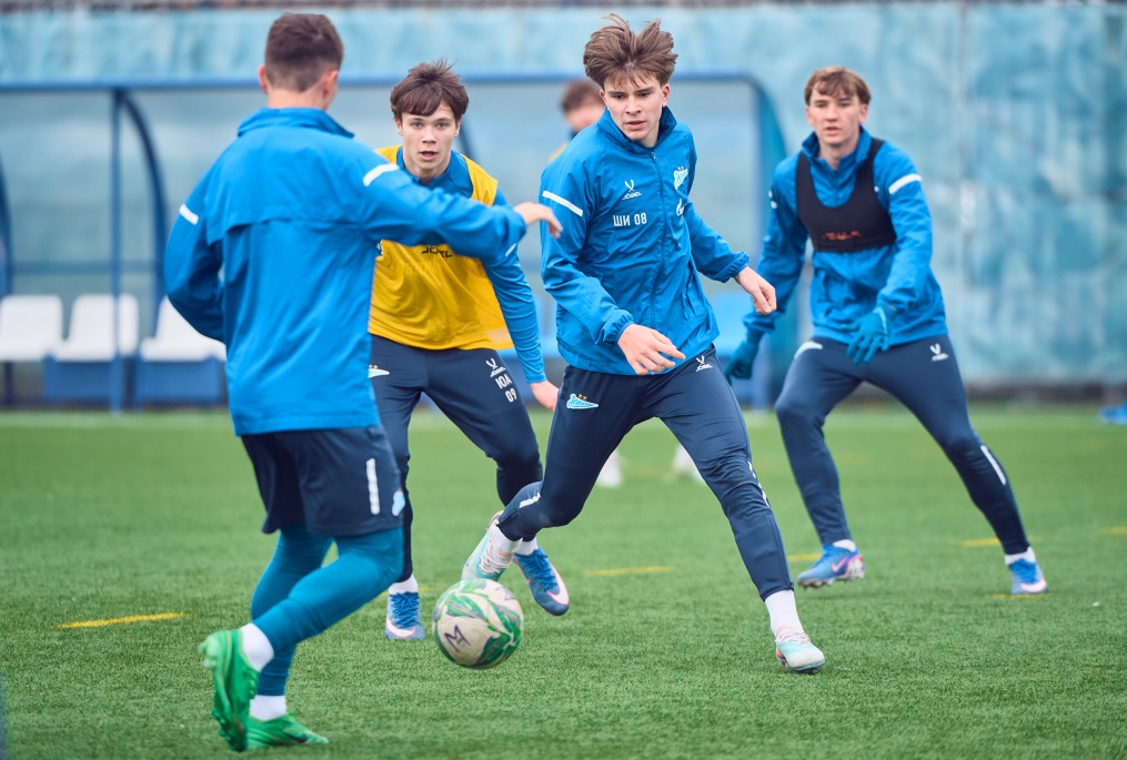 Тренировка «Зенита»-м перед товарищеским матчем с «Алмаз-Антей»-м