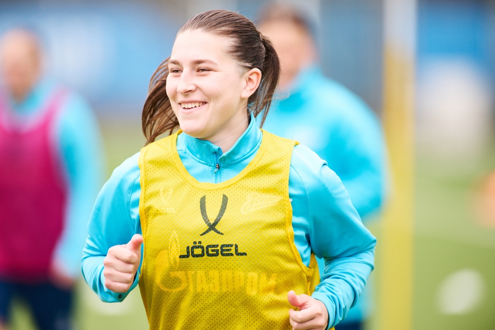 Тренировка женской команды перед матчем с «Крыльями Советов»