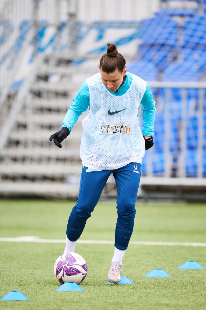 Тренировка женской команды перед матчем с «Крыльями Советов»