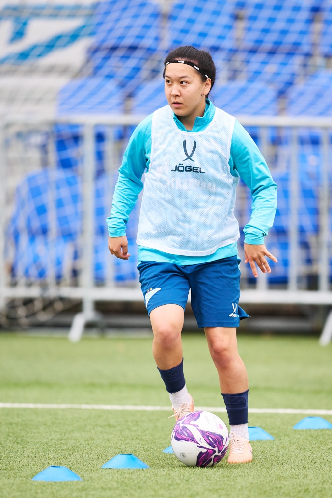 Тренировка женской команды перед матчем с «Крыльями Советов»