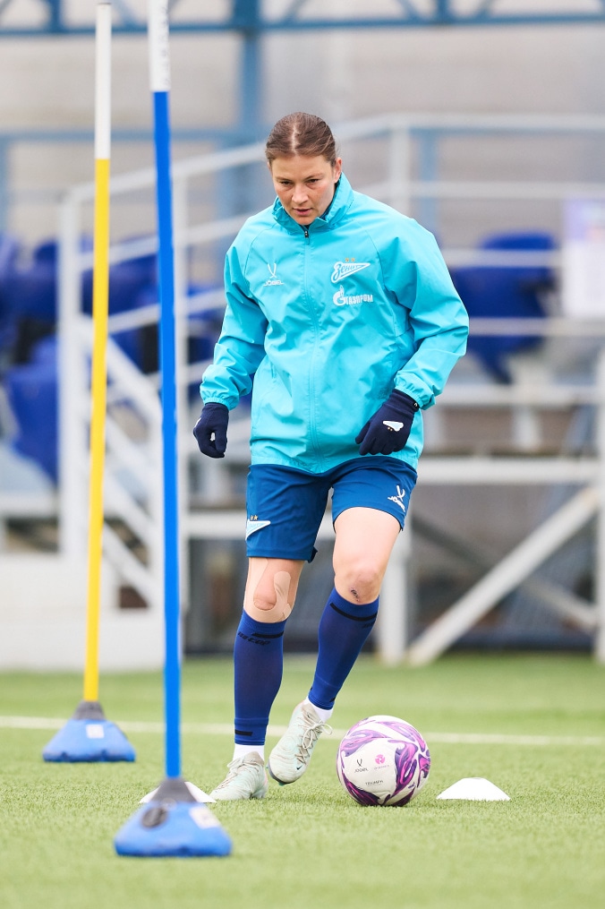 Тренировка женской команды перед матчем с «Крыльями Советов»